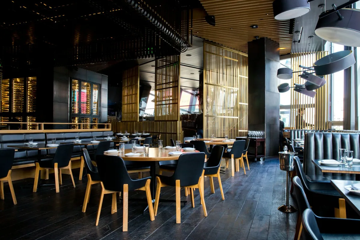 Salle de restaurant — assistant de commande et réservation